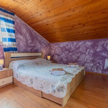 Cintya Gæstehus 3*