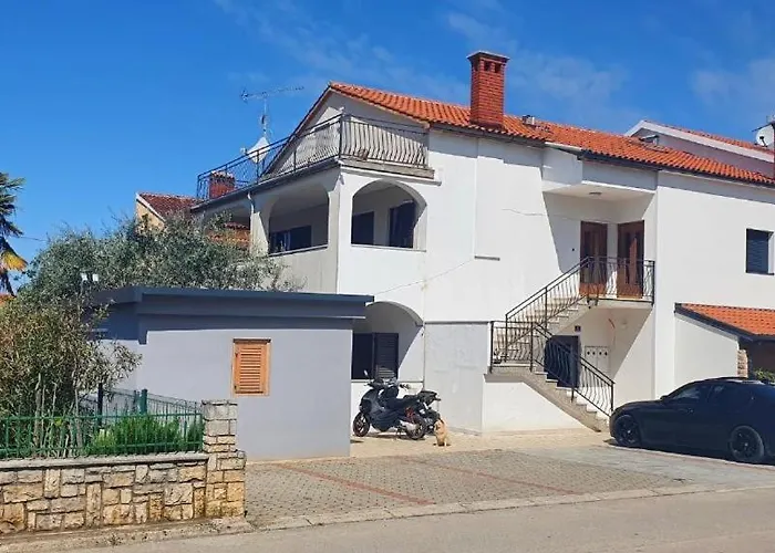 Cintya Πανσιόν Πόρετς