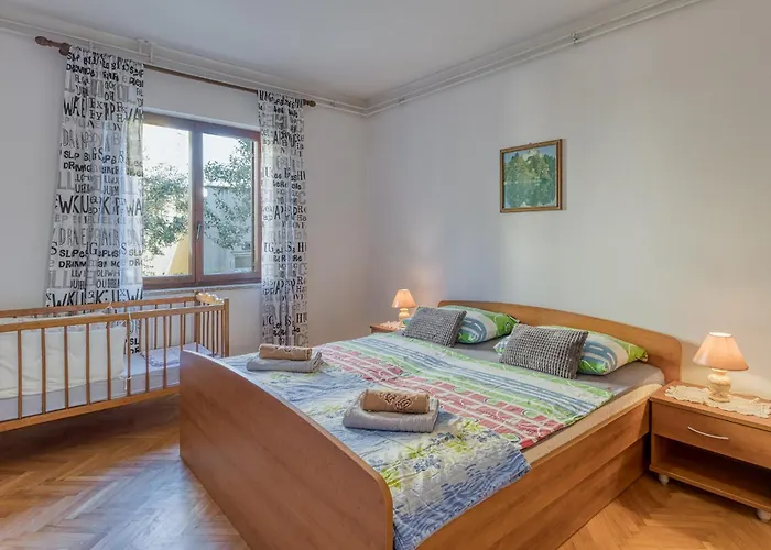 Πανσιόν Cintya